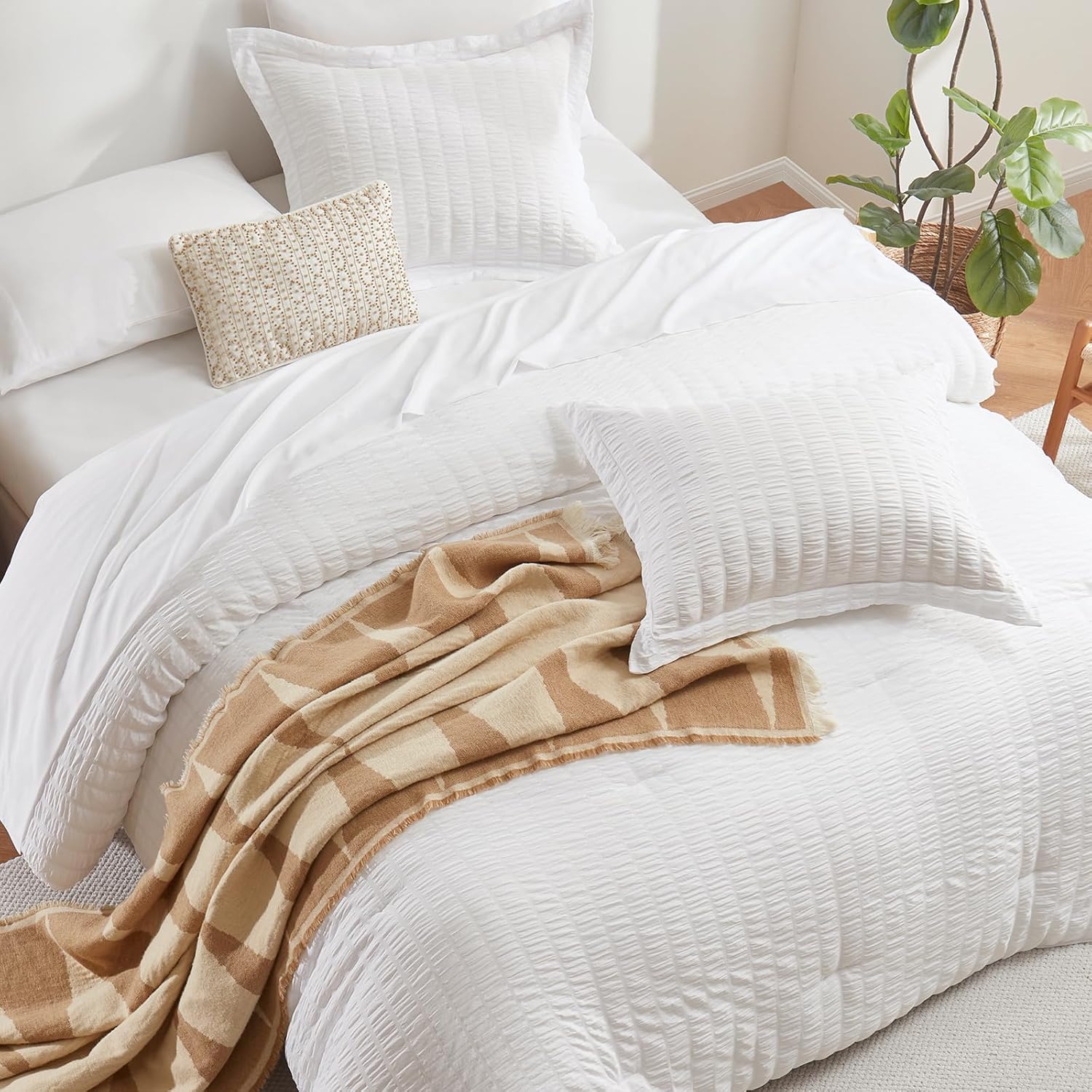 7-Piece Queen Comforter Set, White Seersucker, Luxury Soft Down-Alternative Comforter with Sheets, Pillowcases & Shams, All-Season - Image 2